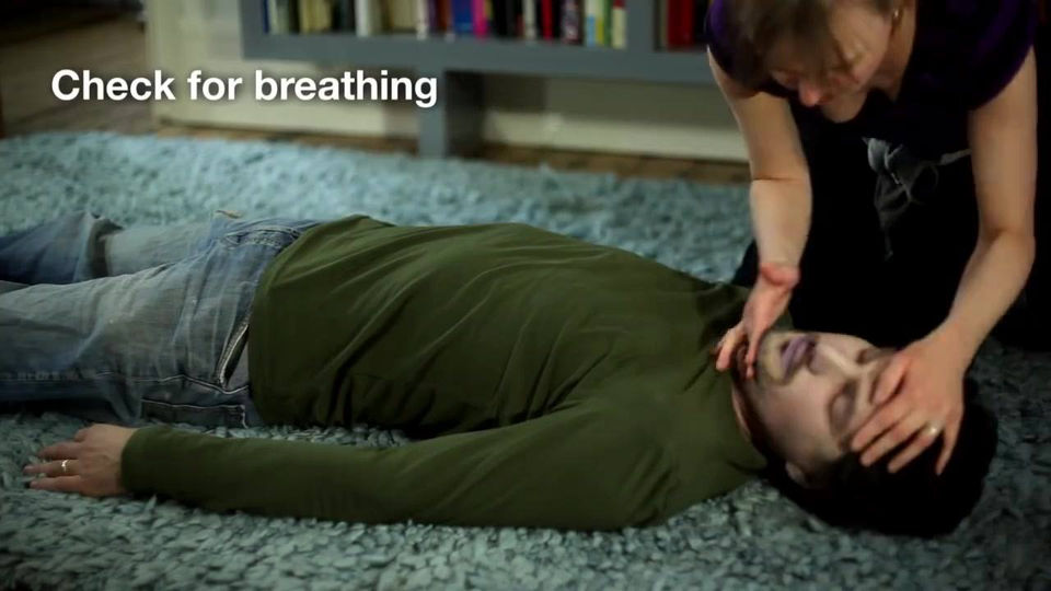 CPR (วิธีปั้มหัวใจ)